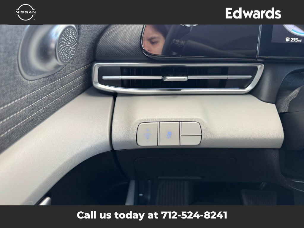 2024 Hyundai Elantra Limited photo 23