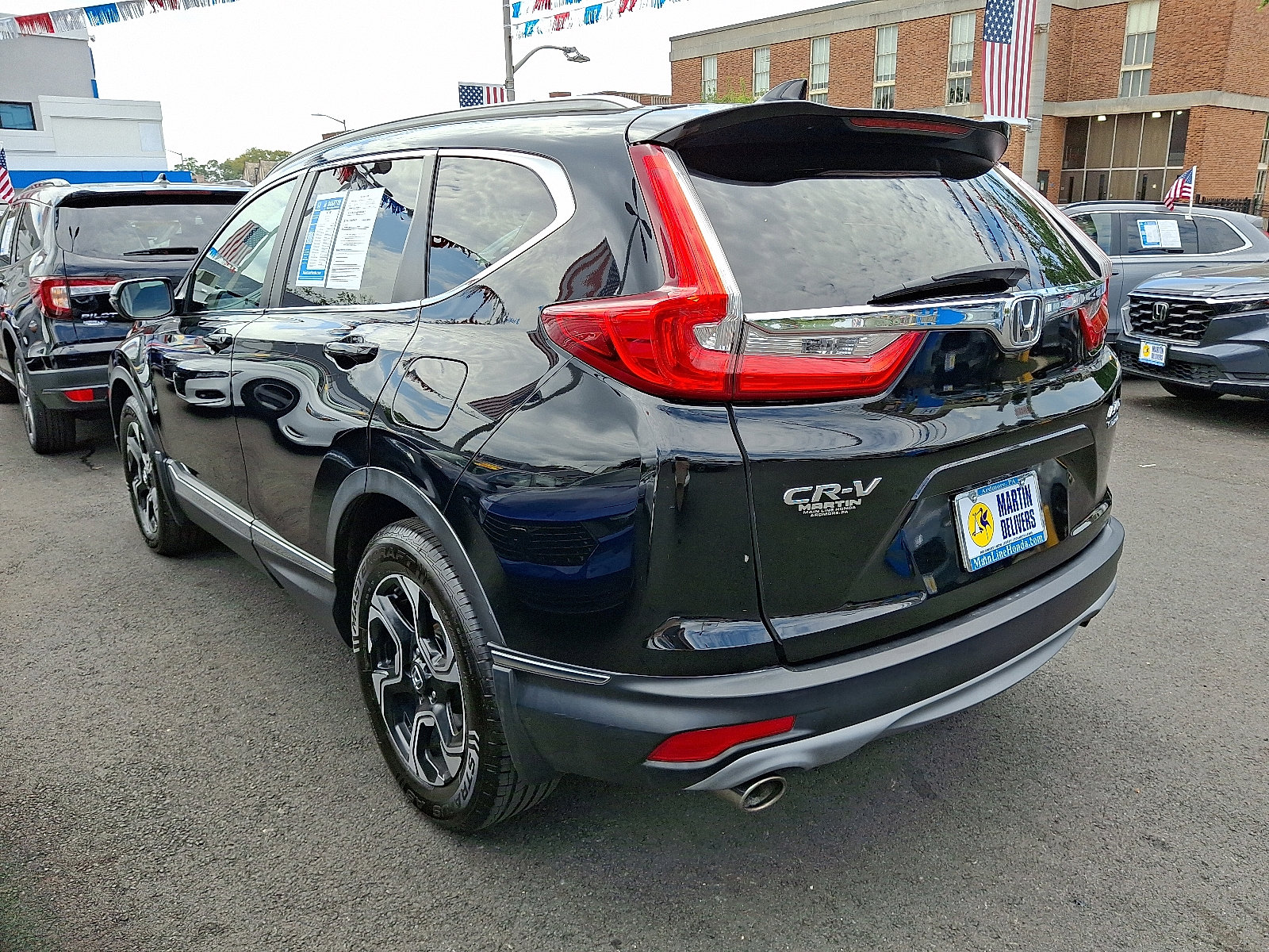 2017 Honda CR-V Touring photo 4