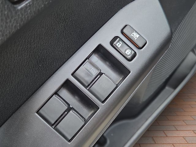 2017 Toyota RAV4 XLE photo 15