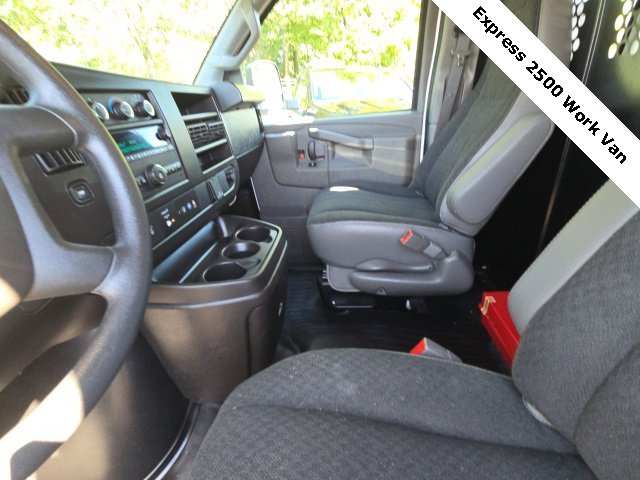 2024 Chevrolet Express Cargo Van 2500 photo 10