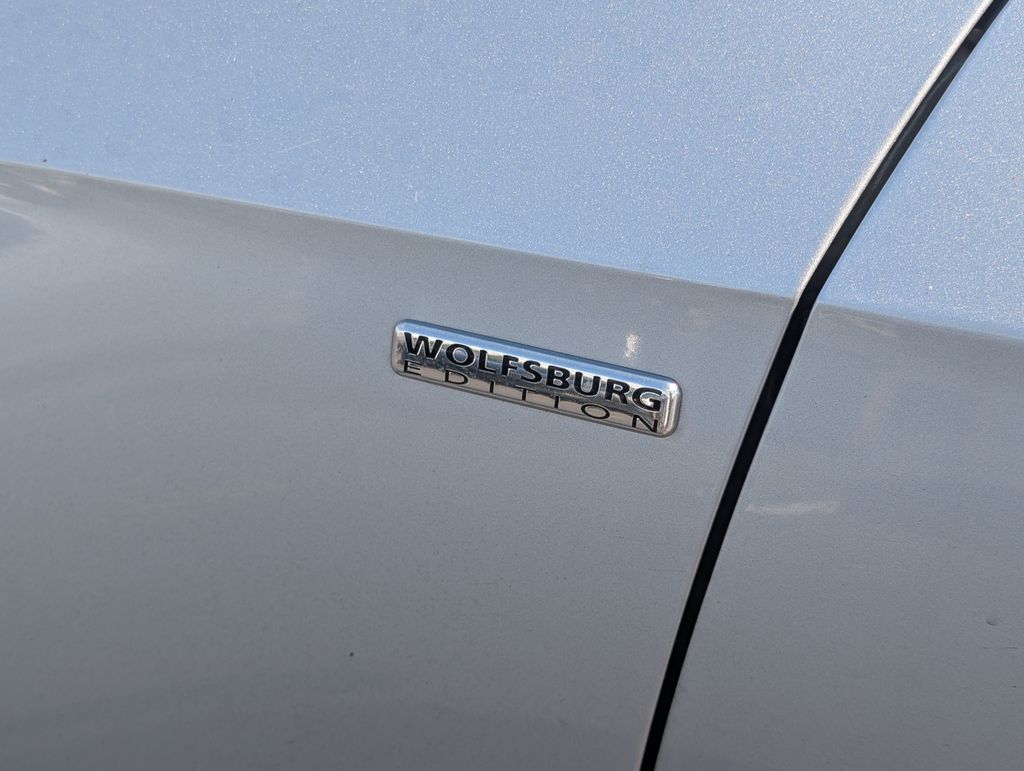 2014 Volkswagen Passat S photo 12