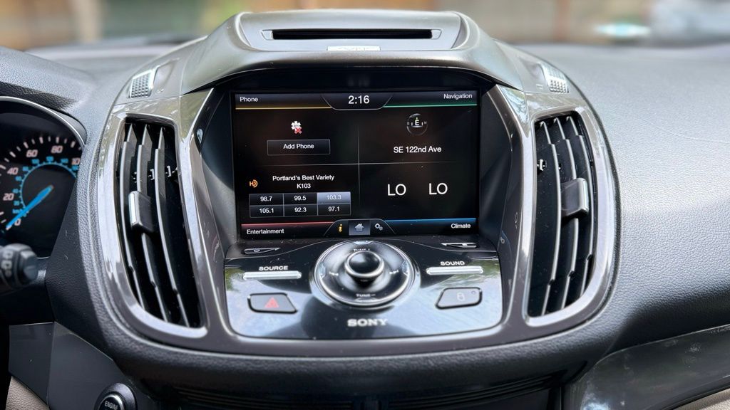 2015 Ford Escape Titanium photo 24