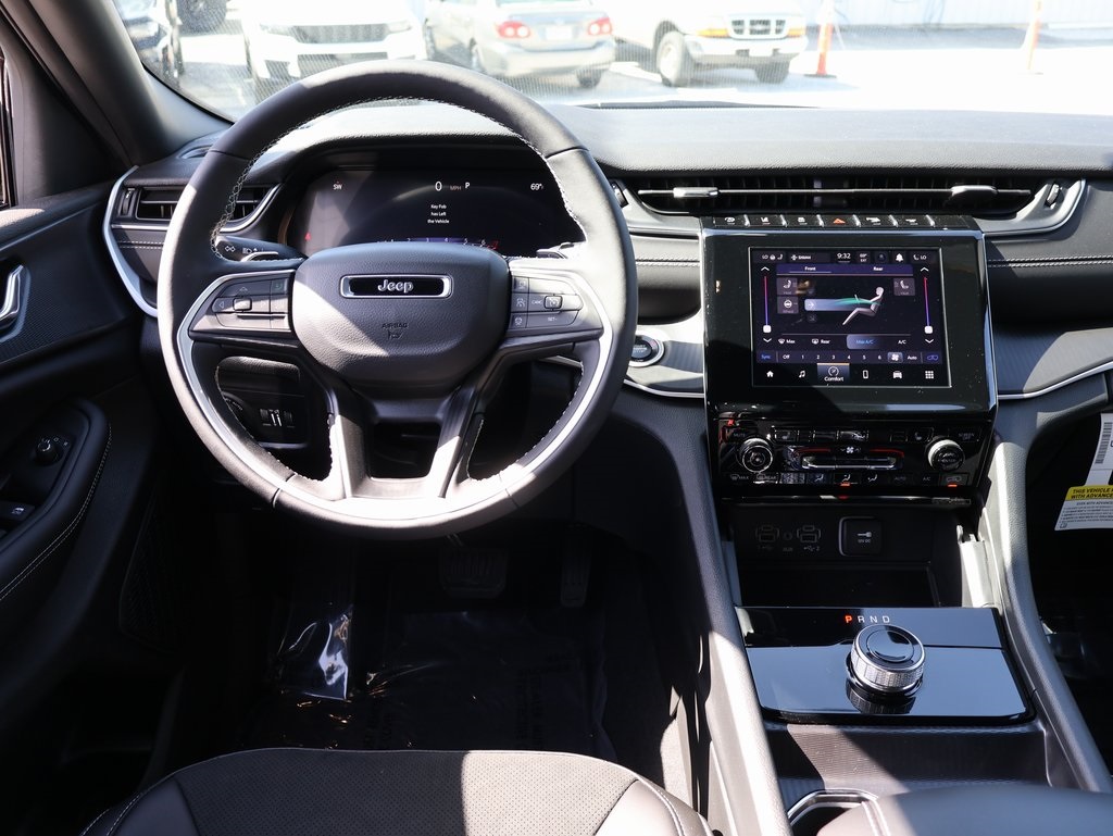 2025 Jeep Grand Cherokee Altitude X photo 20