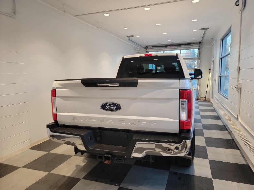 2018 Ford F-250 XLT photo 2