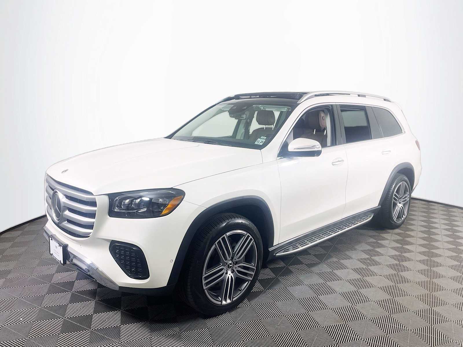 2024 Mercedes-Benz GLS Base's photo