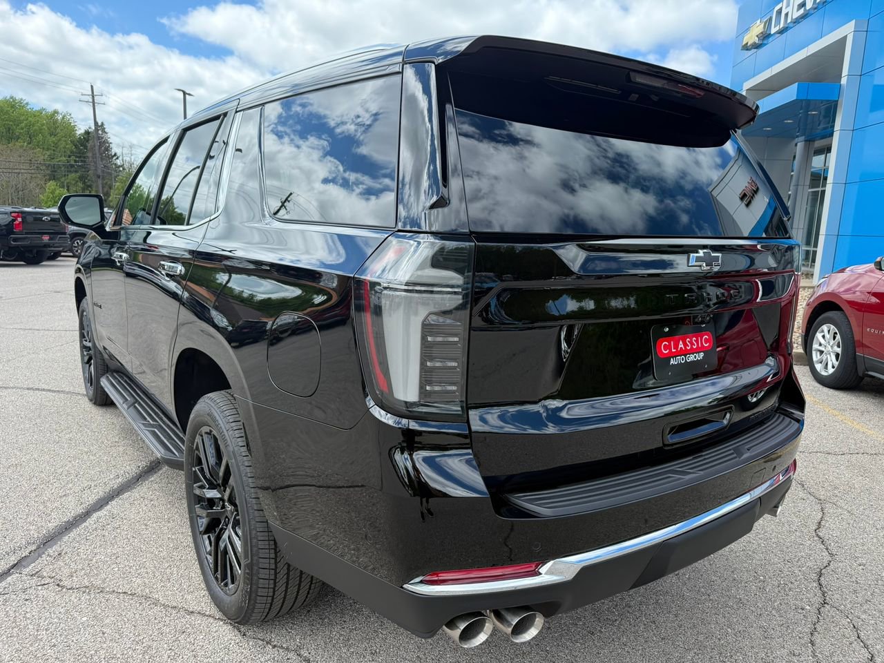 2025 Chevrolet Tahoe Premier photo 3
