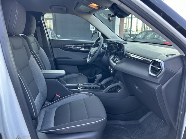 2025 Chevrolet Trailblazer LT photo 18