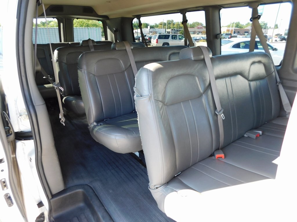 2022 Chevrolet Express 3500 LS photo 15