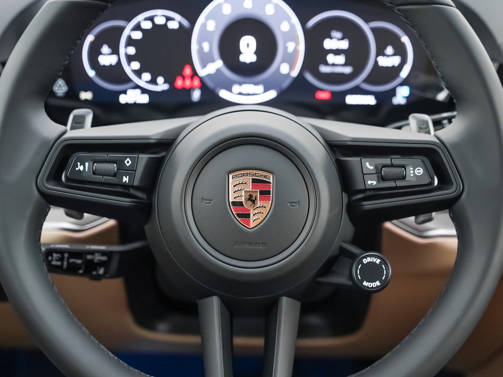 2025 Porsche Cayenne photo 17