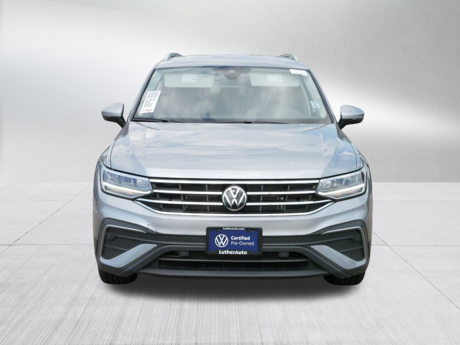 Certified 2024 Volkswagen Tiguan SE with VIN 3VV2B7AX8RM002808 for sale in Brooklyn Center, Minnesota