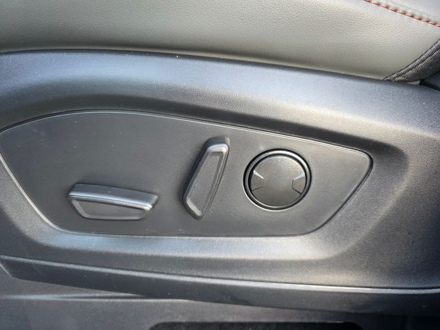 2025 Ford Explorer photo 5