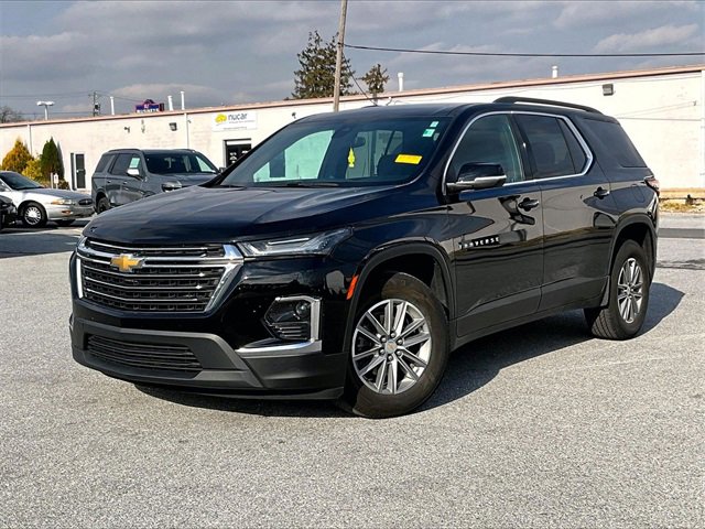 2023 Chevrolet Traverse Cloth photo 2