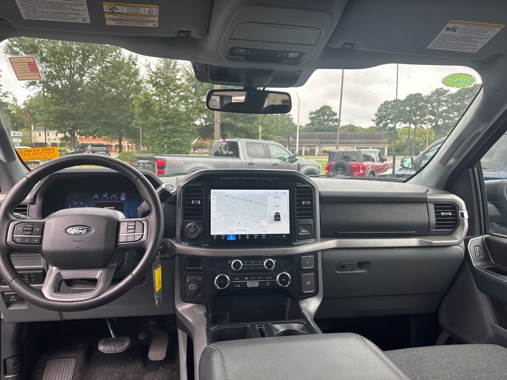 2024 Ford F-150 XLT photo 16