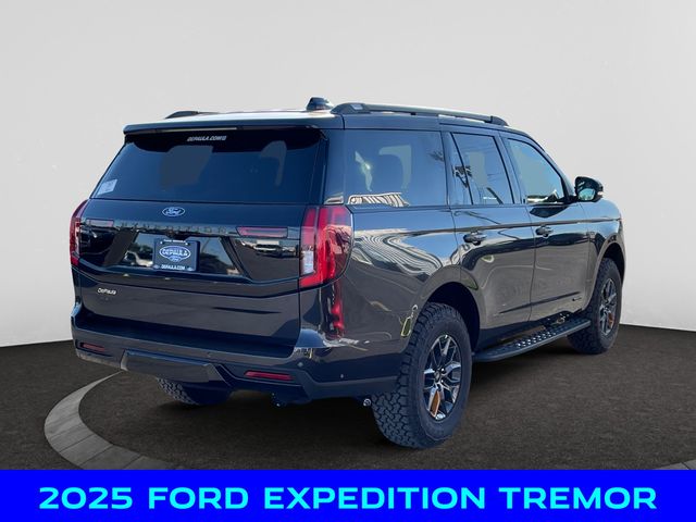 2025 Ford Expedition photo 4