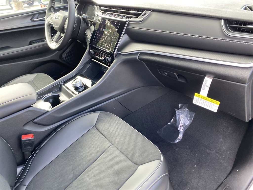 2025 Jeep Grand Cherokee Altitude X photo 36