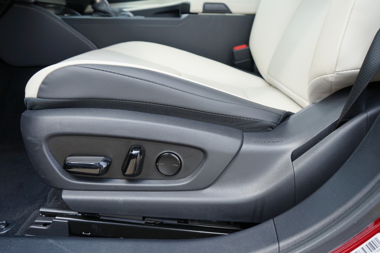 2025 Lexus ES 350 photo 23