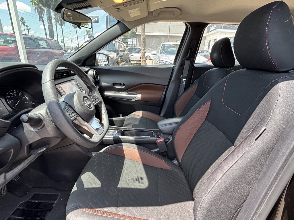 2024 Nissan Kicks SR photo 11