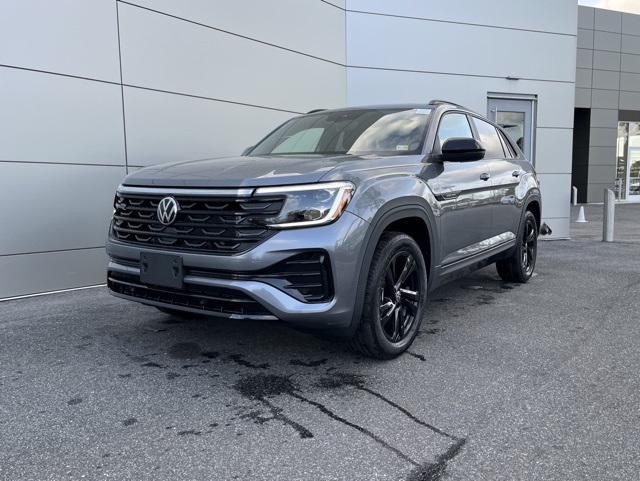 2025 Volkswagen Atlas Cross Sport SEL R-Line photo 11
