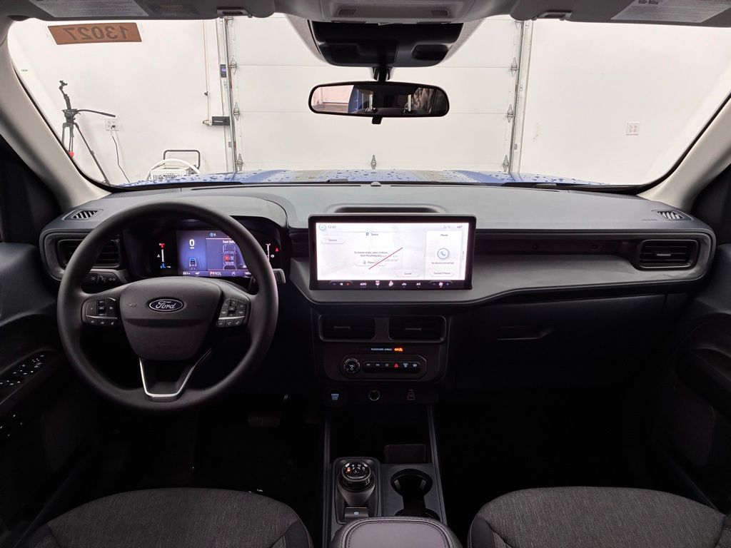 2025 Ford Maverick XLT photo 2