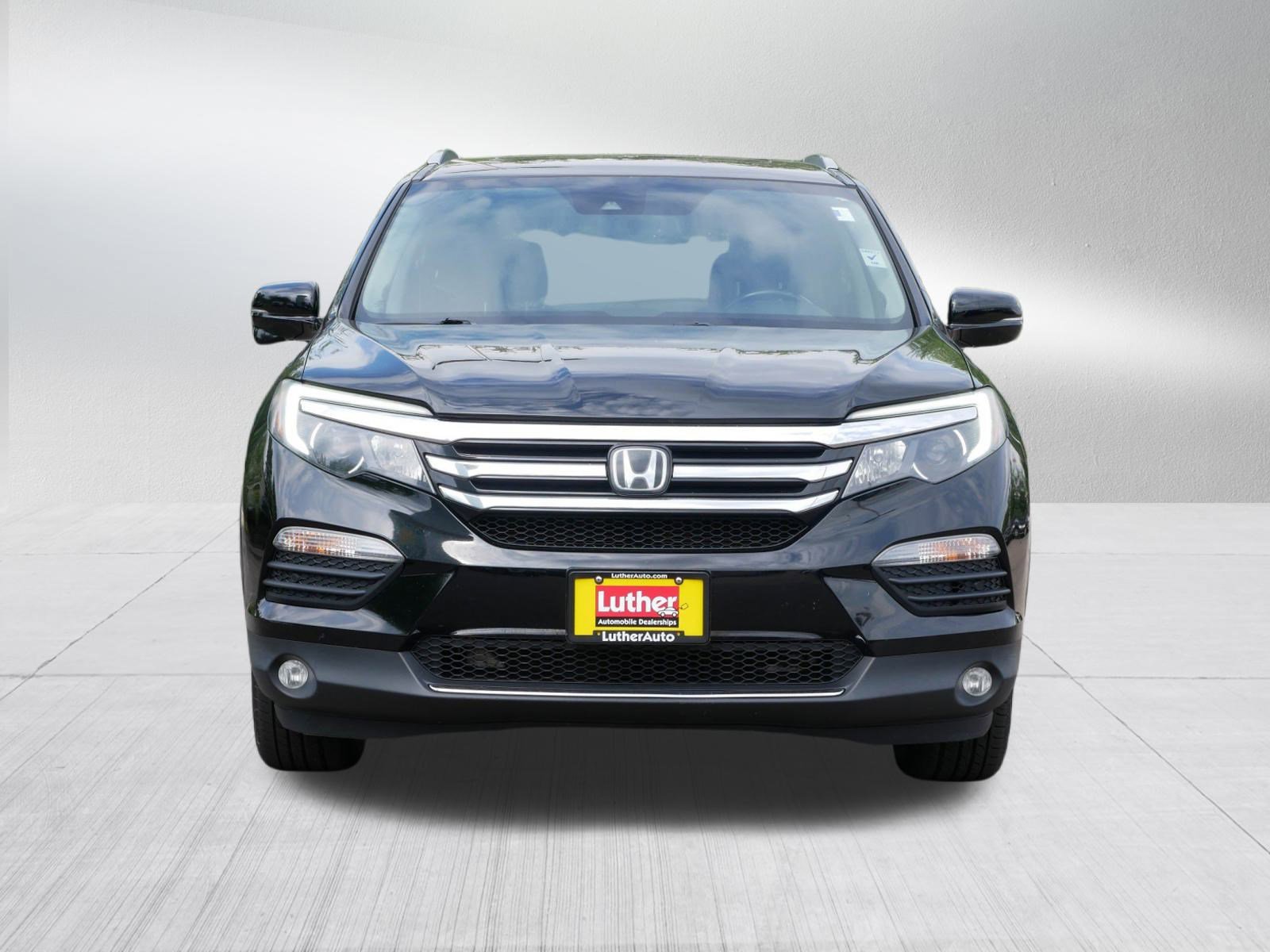 Used 2018 Honda Pilot Touring with VIN 5FNYF6H95JB025146 for sale in Vadnais Heights, Minnesota