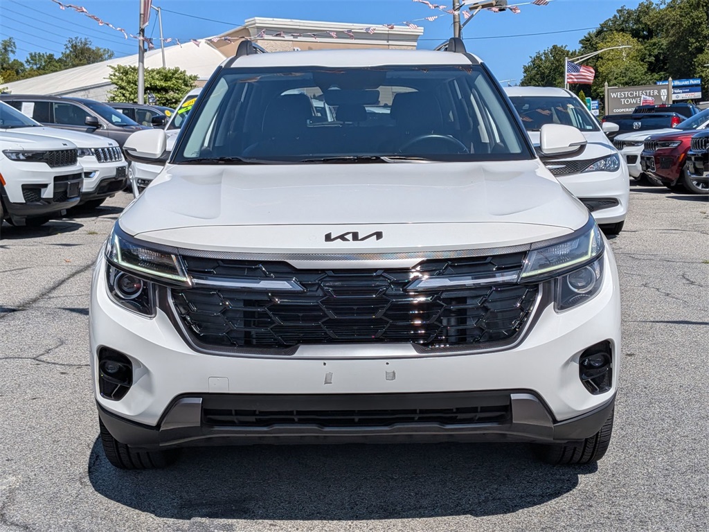 2025 Kia Seltos X-Line photo 2