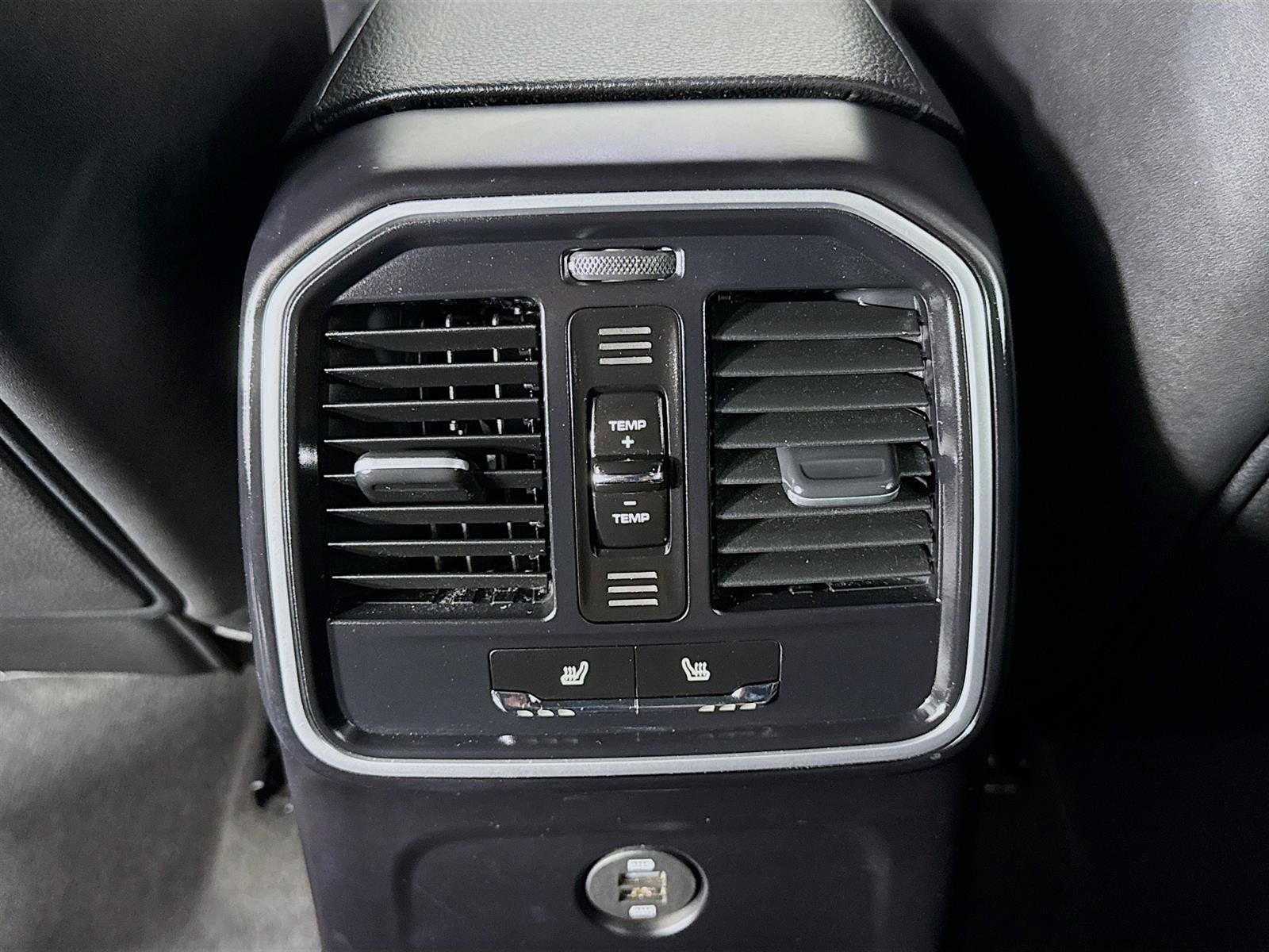 2018 Porsche Macan Base photo 26