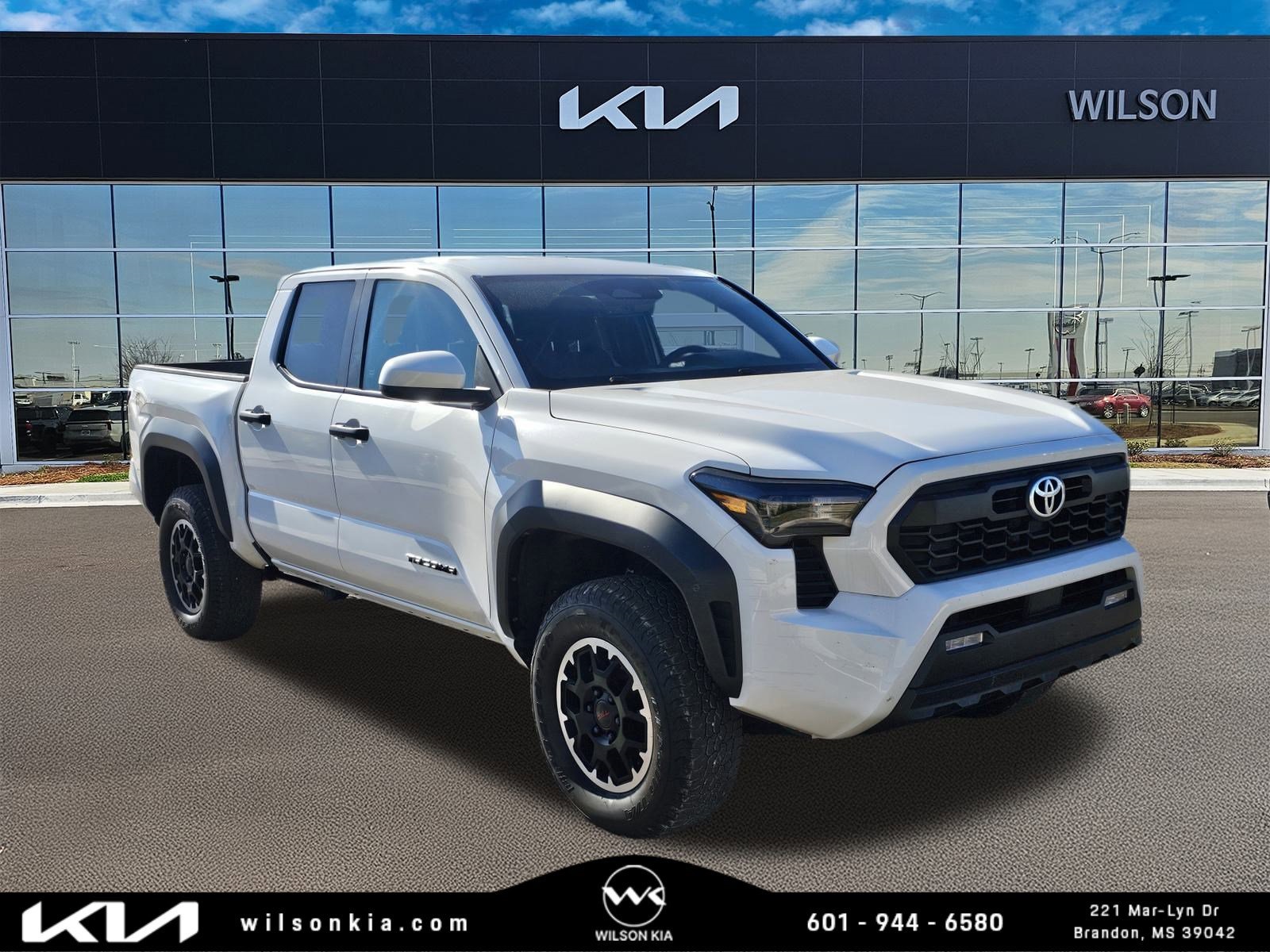 2024 Toyota Tacoma SR5's photo