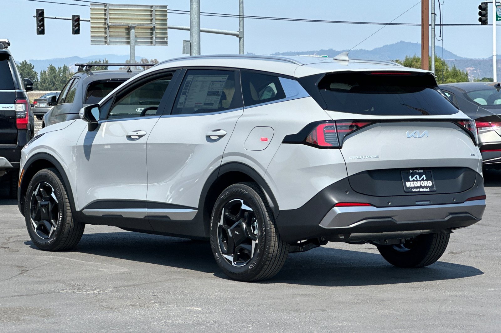 2026 Kia Sportage EX photo 3