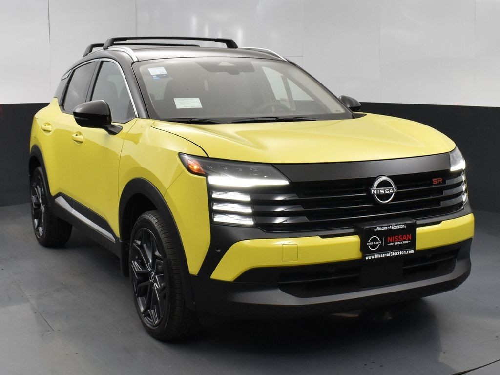 2025 Nissan Kicks SR AWD's photo