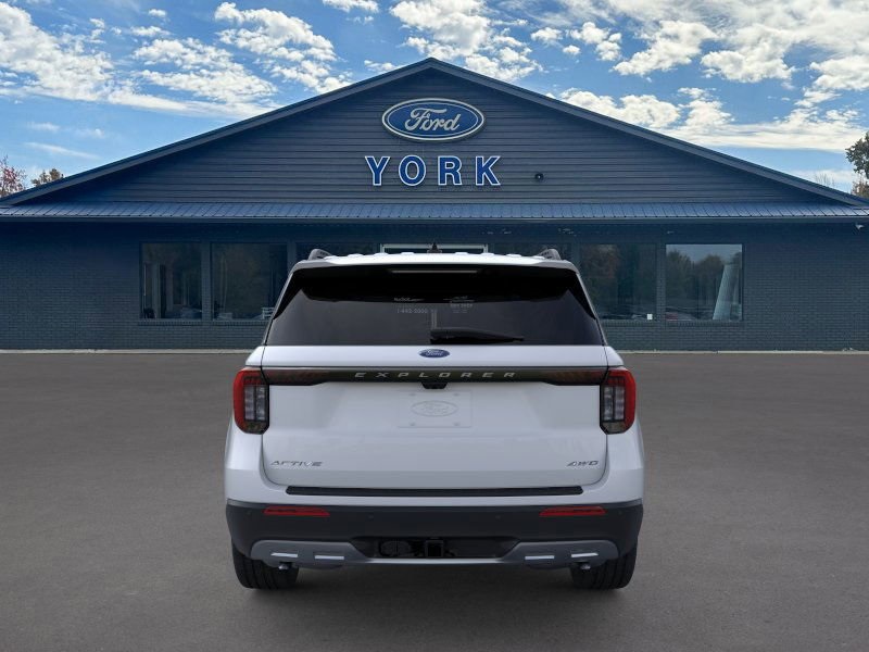 2026 Ford Explorer photo 3