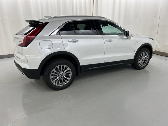 2025 Cadillac XT4 Premium Luxury photo 4