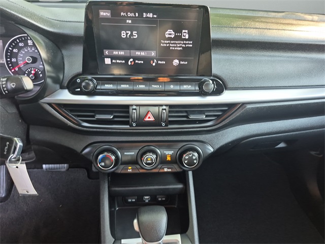 2022 Kia Forte LXS photo 17
