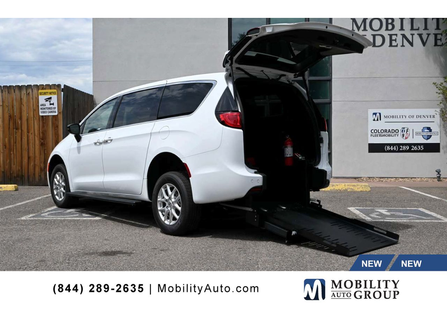 2025 Chrysler Voyager