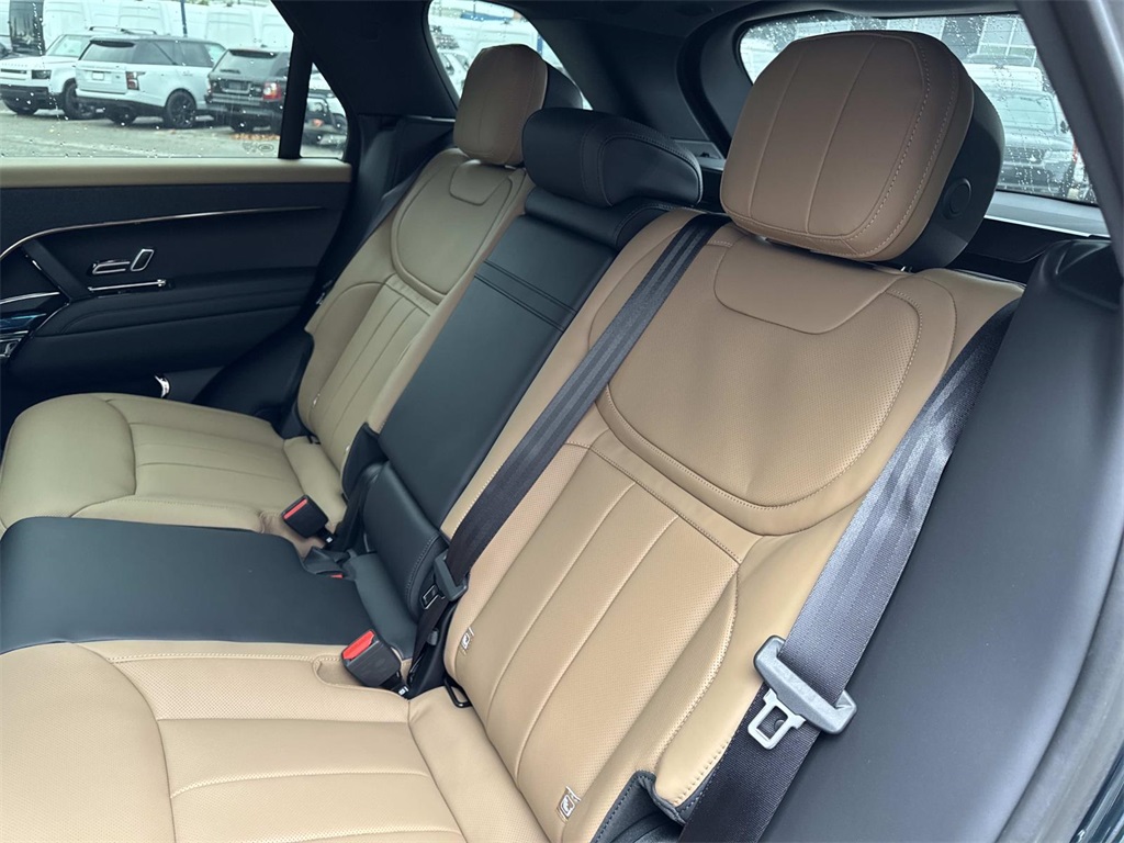 2025 Land Rover Range Rover Sport SE photo 14