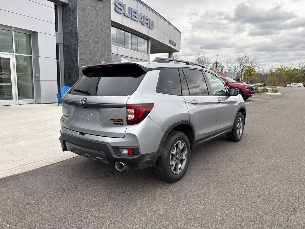 2022 Honda Passport TrailSport photo 2