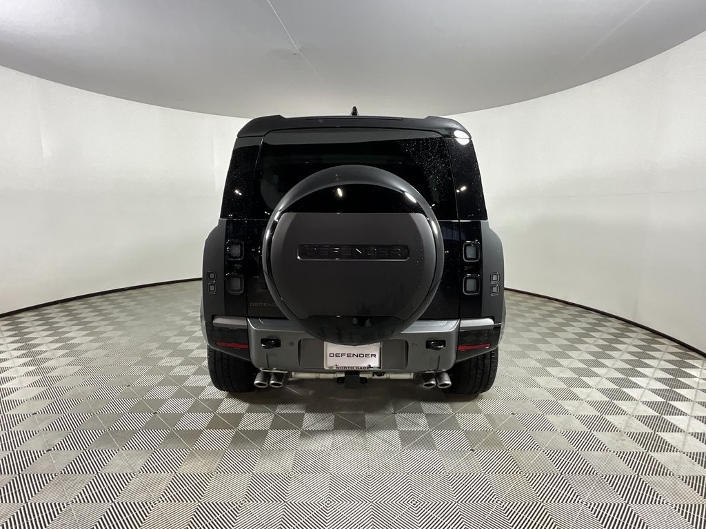 2026 Land Rover Defender 110 V8 photo 4