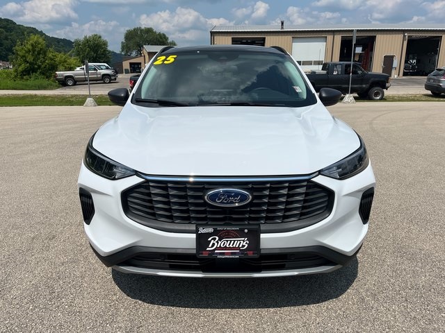 2025 Ford Escape Active photo 2
