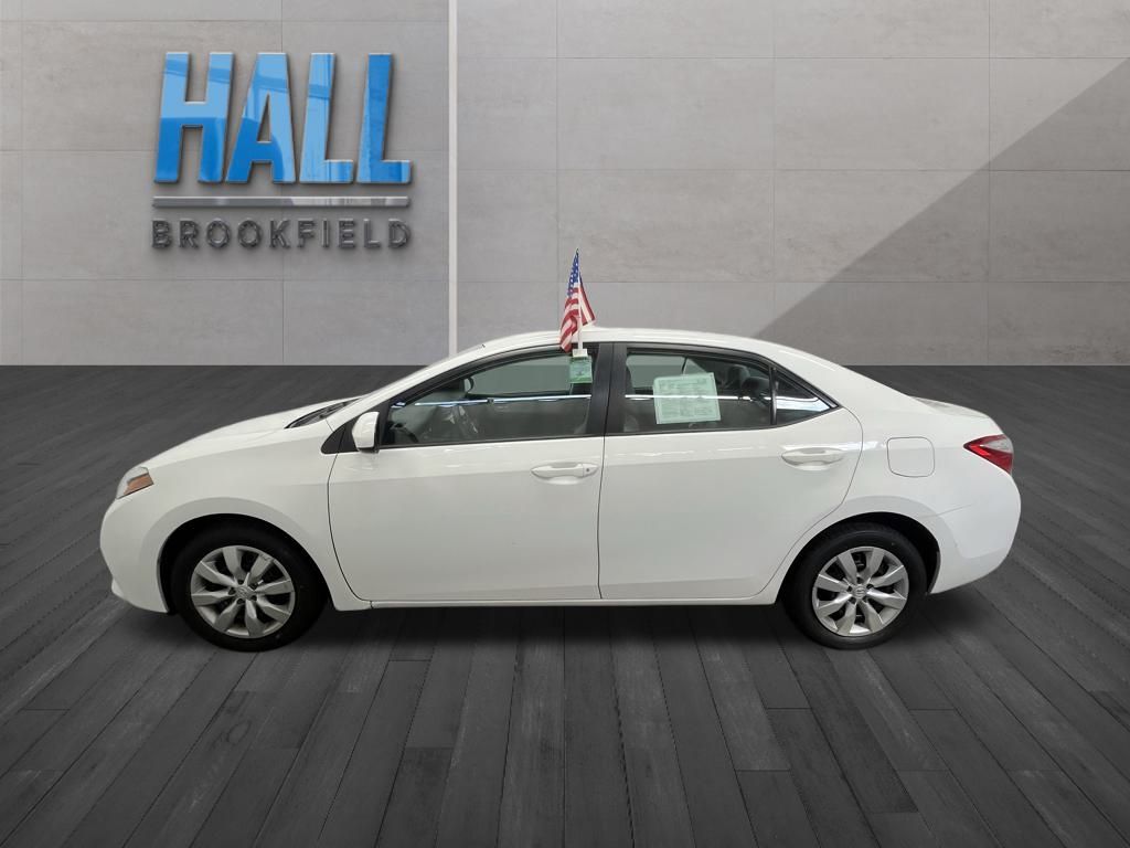 2015 Toyota Corolla LE photo 2