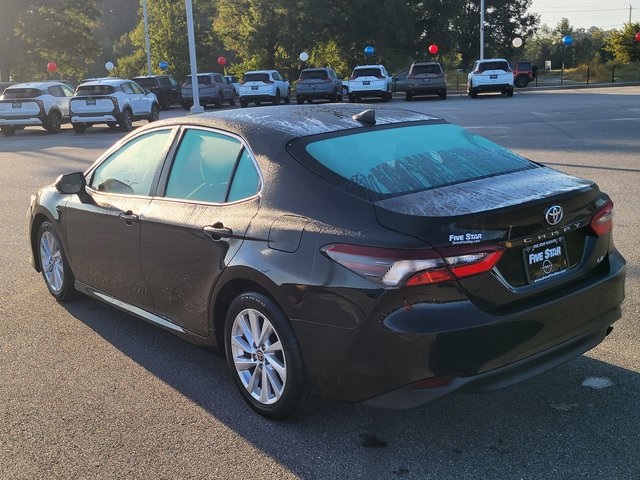 2023 Toyota Camry LE photo 5