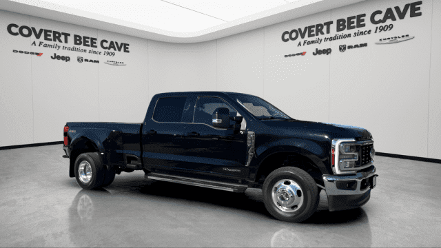 2023 Ford F-350 Super Duty Lariat's photo