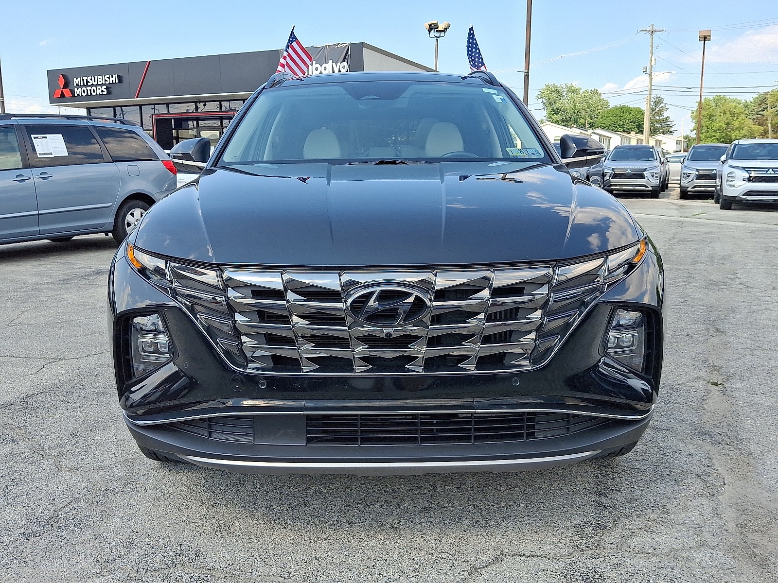 2022 Hyundai Tucson Hybrid Limited Sport photo 2