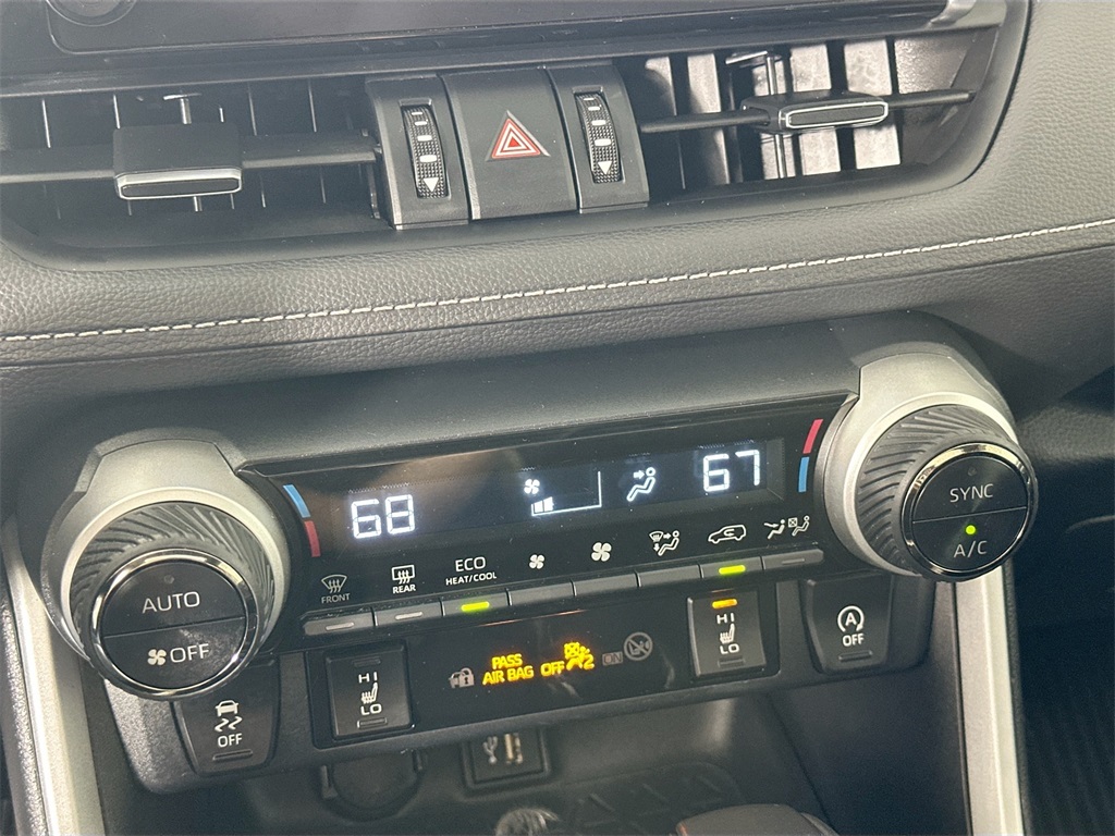 2023 Toyota RAV4 XLE Premium photo 14