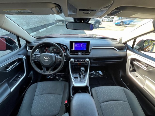 2023 Toyota RAV4 XLE photo 2