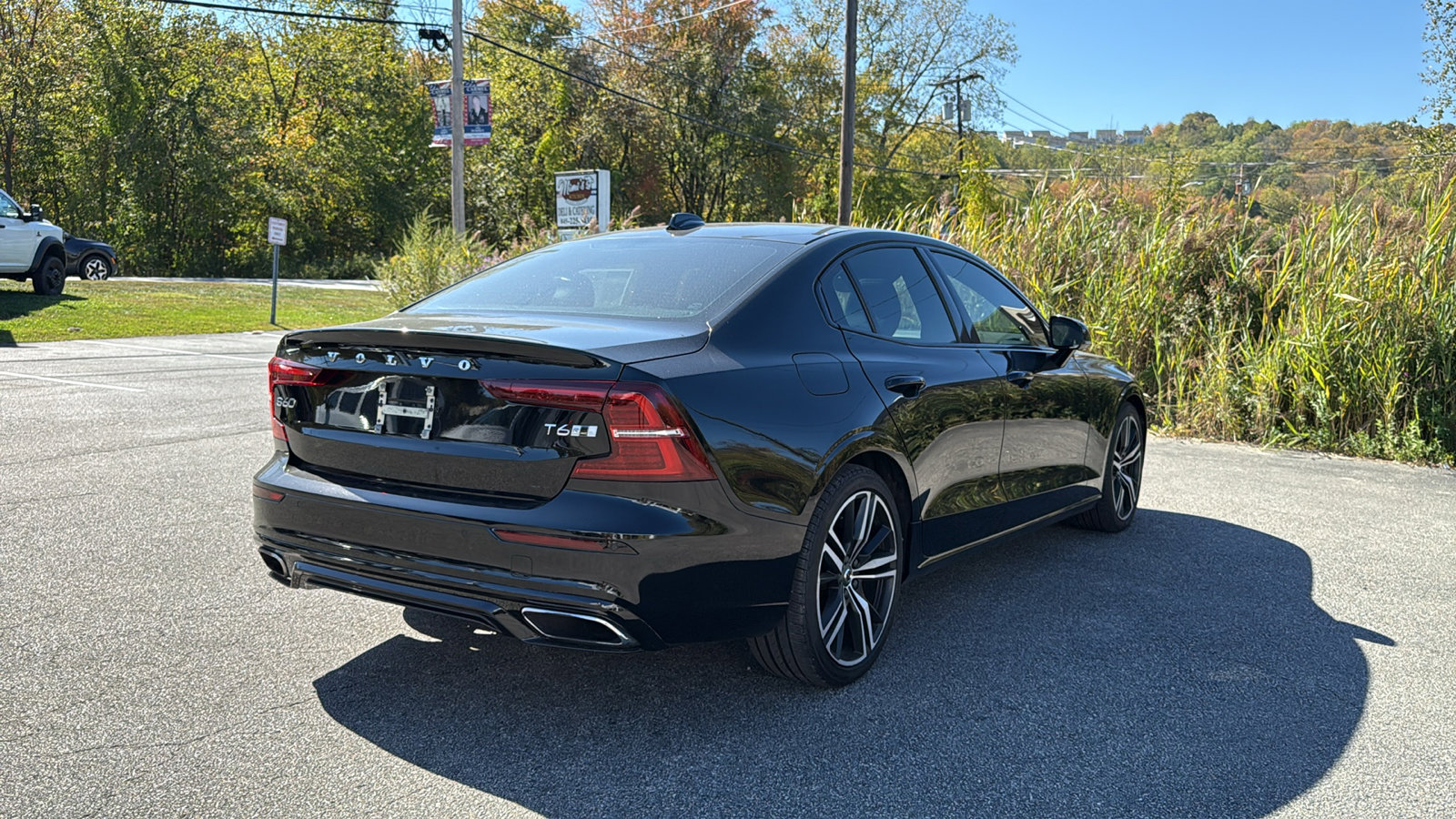 2019 Volvo S60 R-Design AWD T6 photo 3