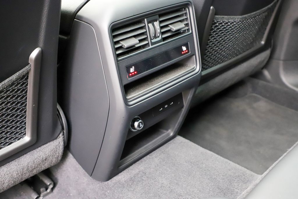 2024 Porsche Cayenne Coupe Base photo 19