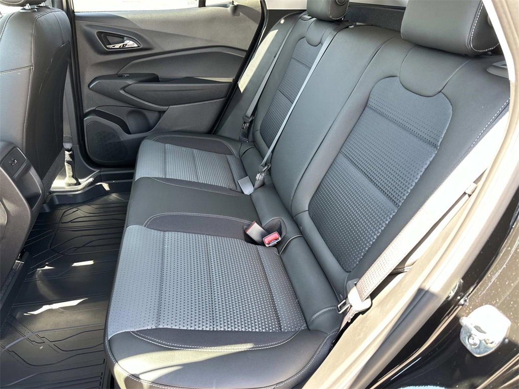 2025 Chevrolet Trax LT photo 9