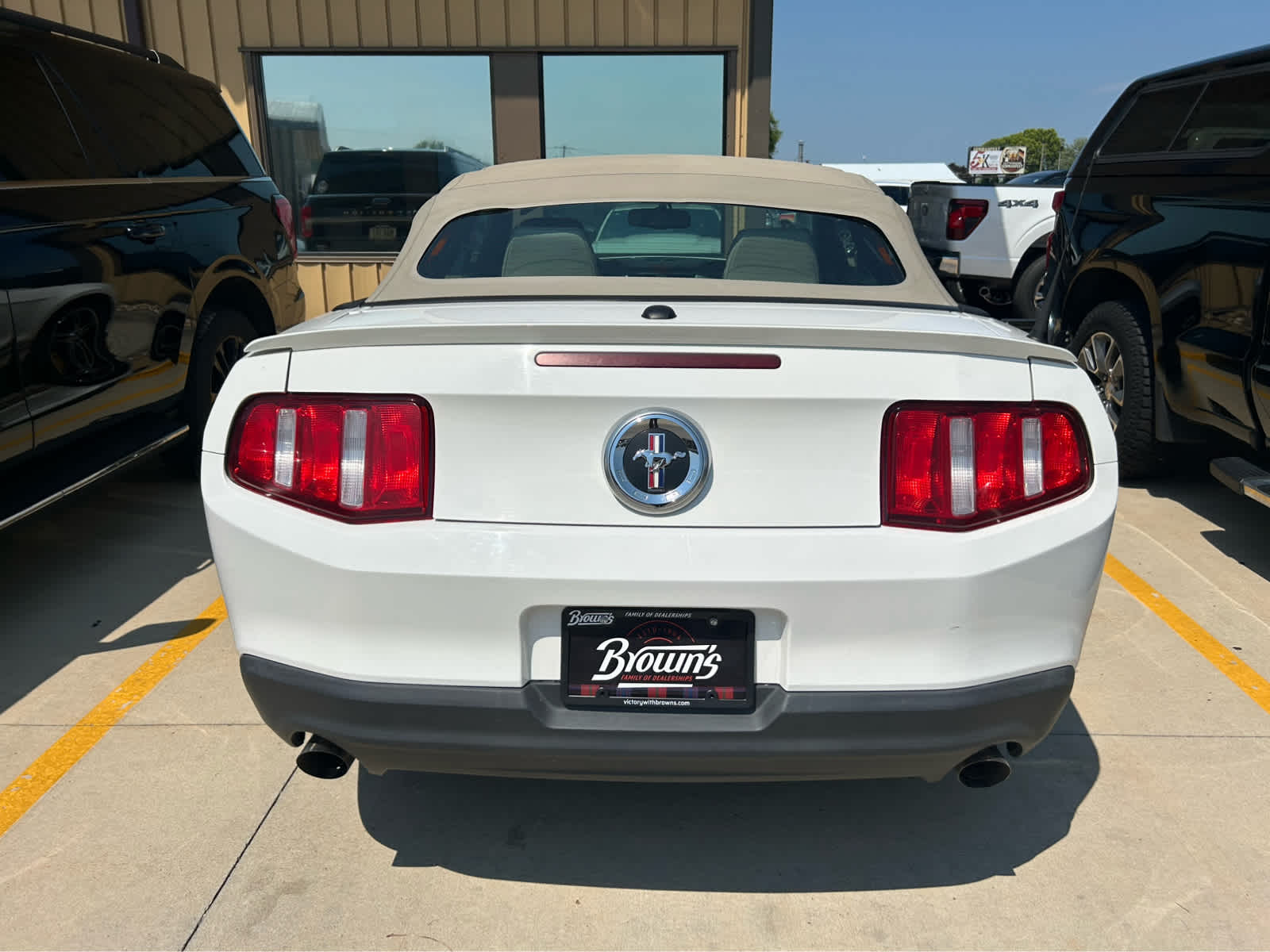 2012 Ford Mustang V6 Premium photo 3