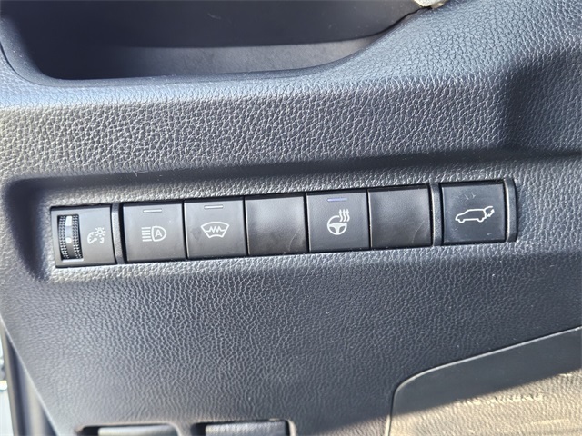 2023 Toyota RAV4 XLE Premium photo 29