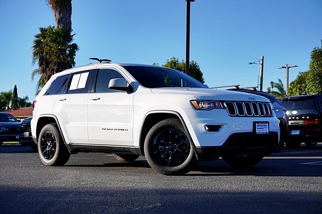 2021 Jeep Grand Cherokee Laredo E's photo