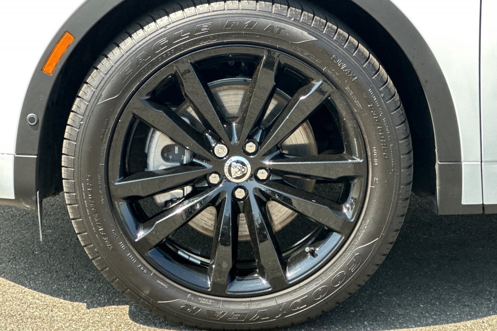 2024 Jaguar E-PACE R-Dynamic SE photo 30